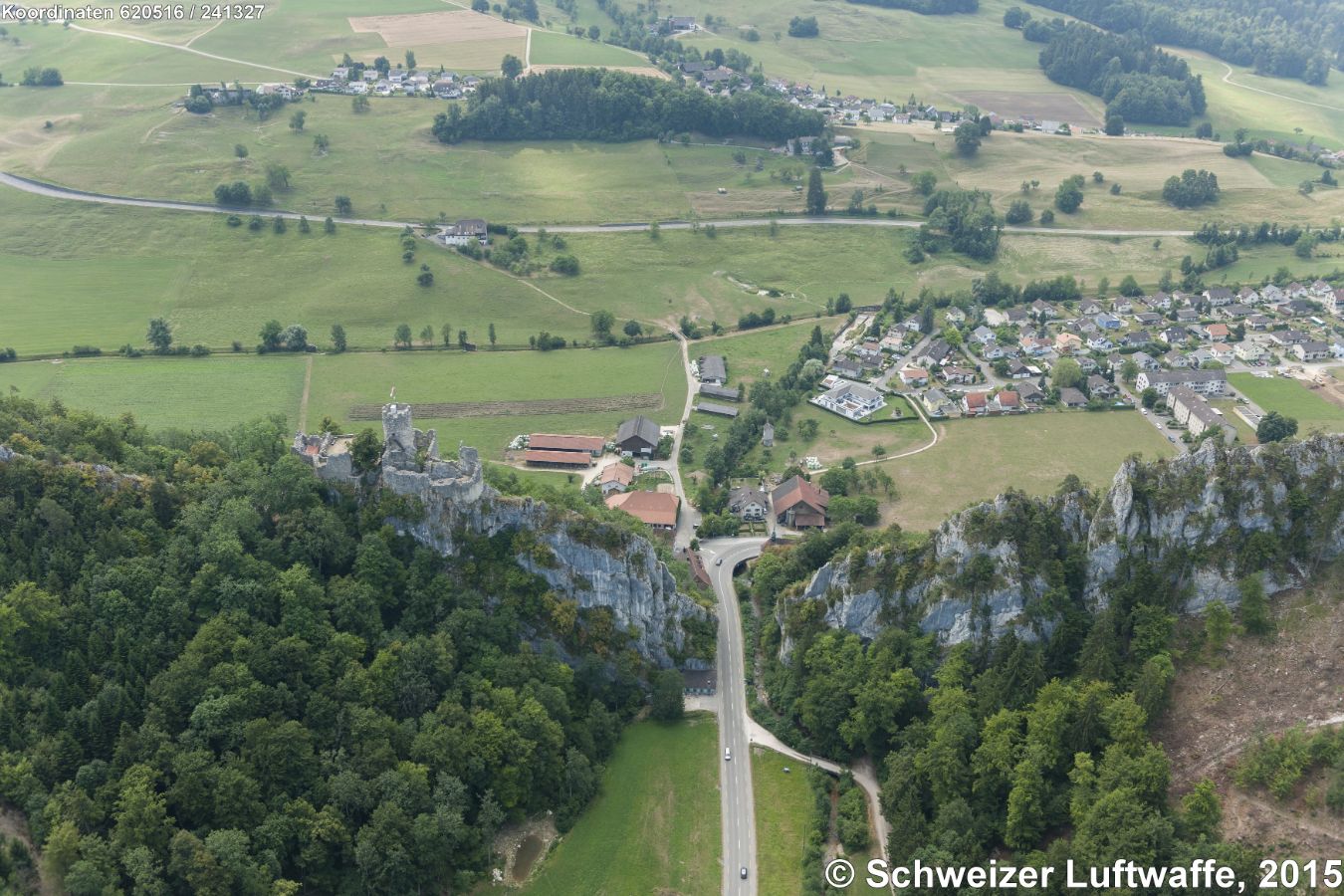 Balsthal Neu Falkenstein; Blick Südwärts; östlicher Dorfteil von Balsthal